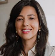 Retrato de Indhira Soares, advogada.